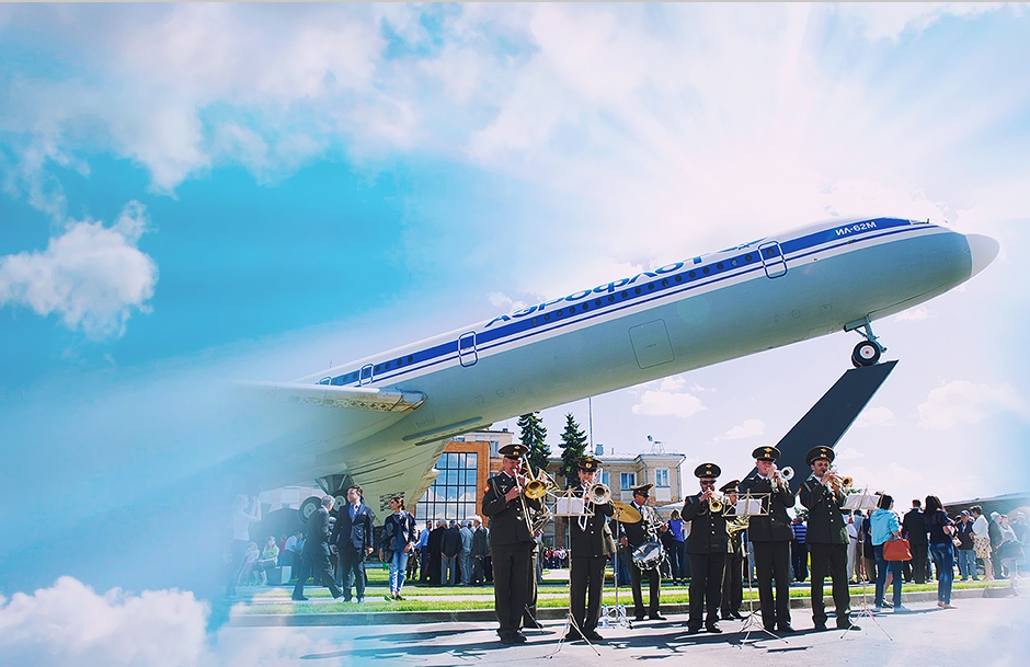 Открытие авиационного памятника самолету Ил-62